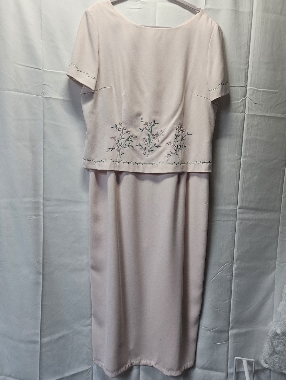 Worthington Elegant Light Pink Embroidered Women’s Dress